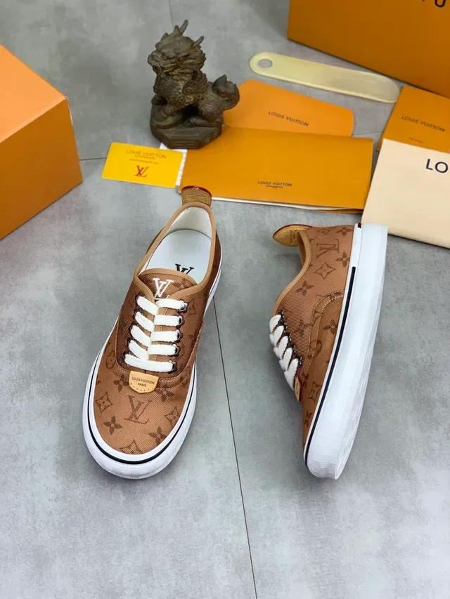 Louis Vuitton Run Away Monogram Canvas लाइफस्टाइल स्नीकर 5
