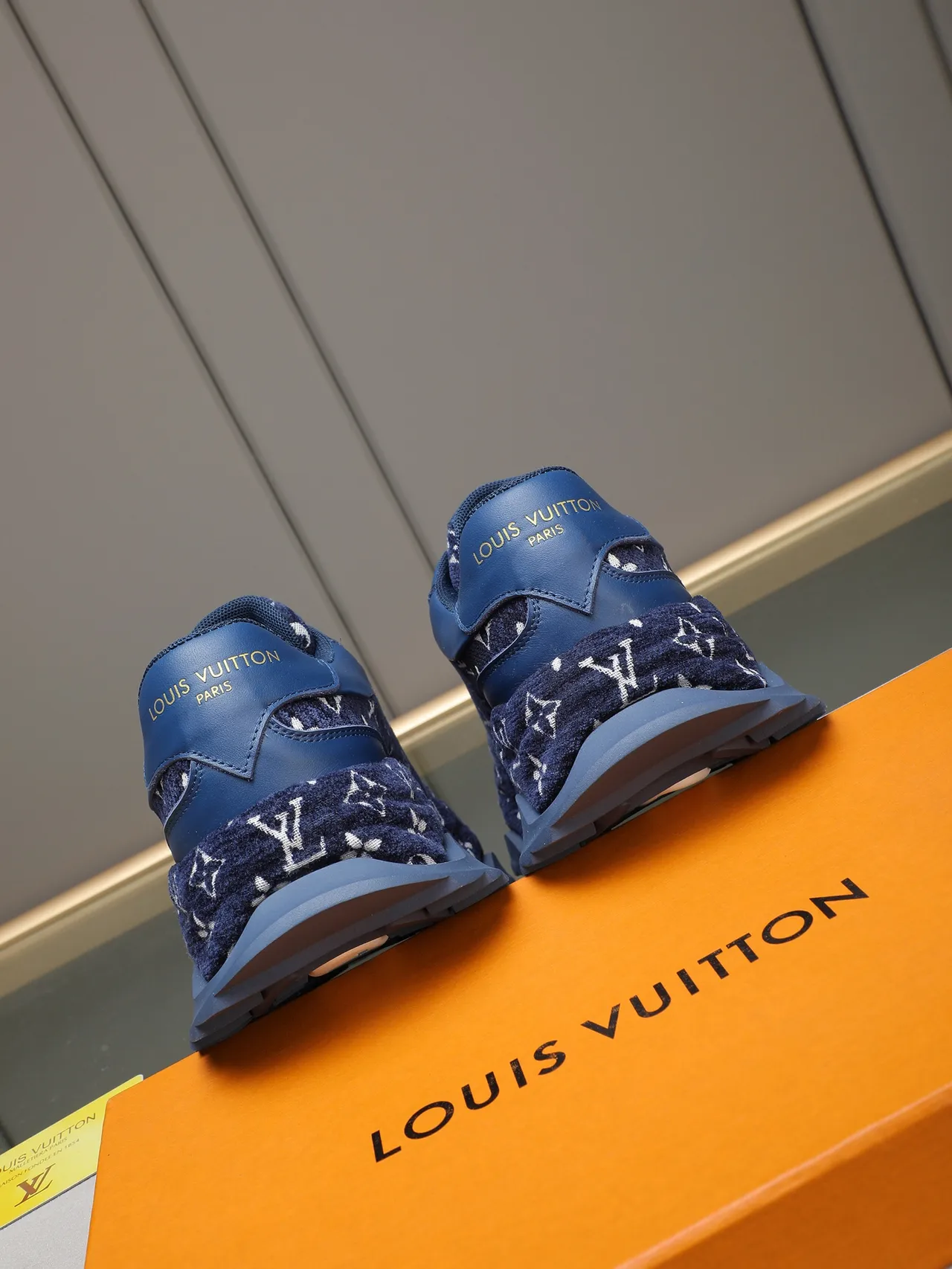 Louis Vuitton Run Away bleu marine monogram baskets chunky 3