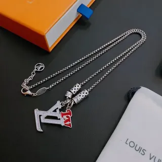 Colar Louis Vuitton Corrente Prata e Vermelho Monogram Charm de Contas