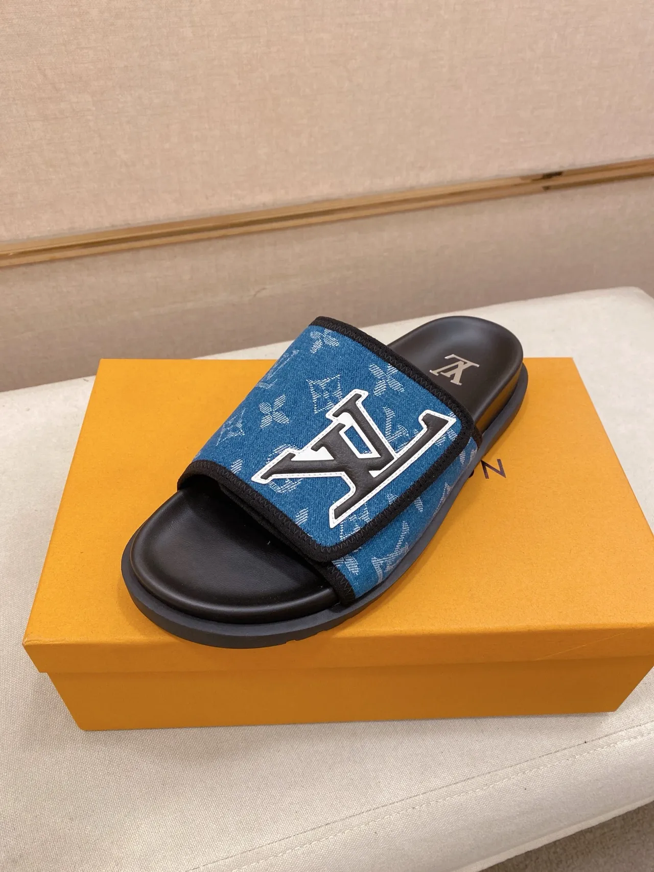 Louis Vuitton Slide Denim Monogram Azul Negro 4