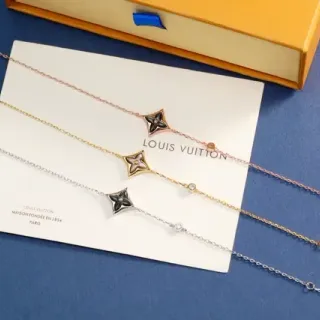 Louis Vuitton تعويذة نجمية سوار سلاسل ذهبي فضي