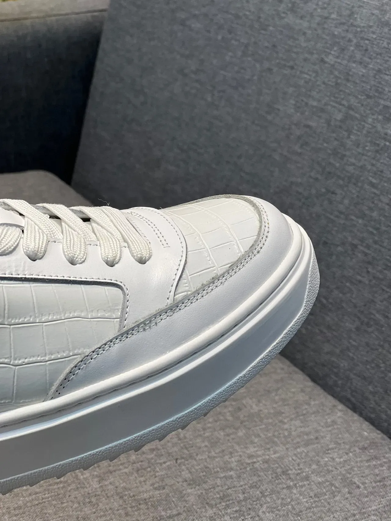 Louis Vuitton Sneakers Lifestyle Blanc Noir Cuir Embossé Crocodile Semelles Plateforme 3