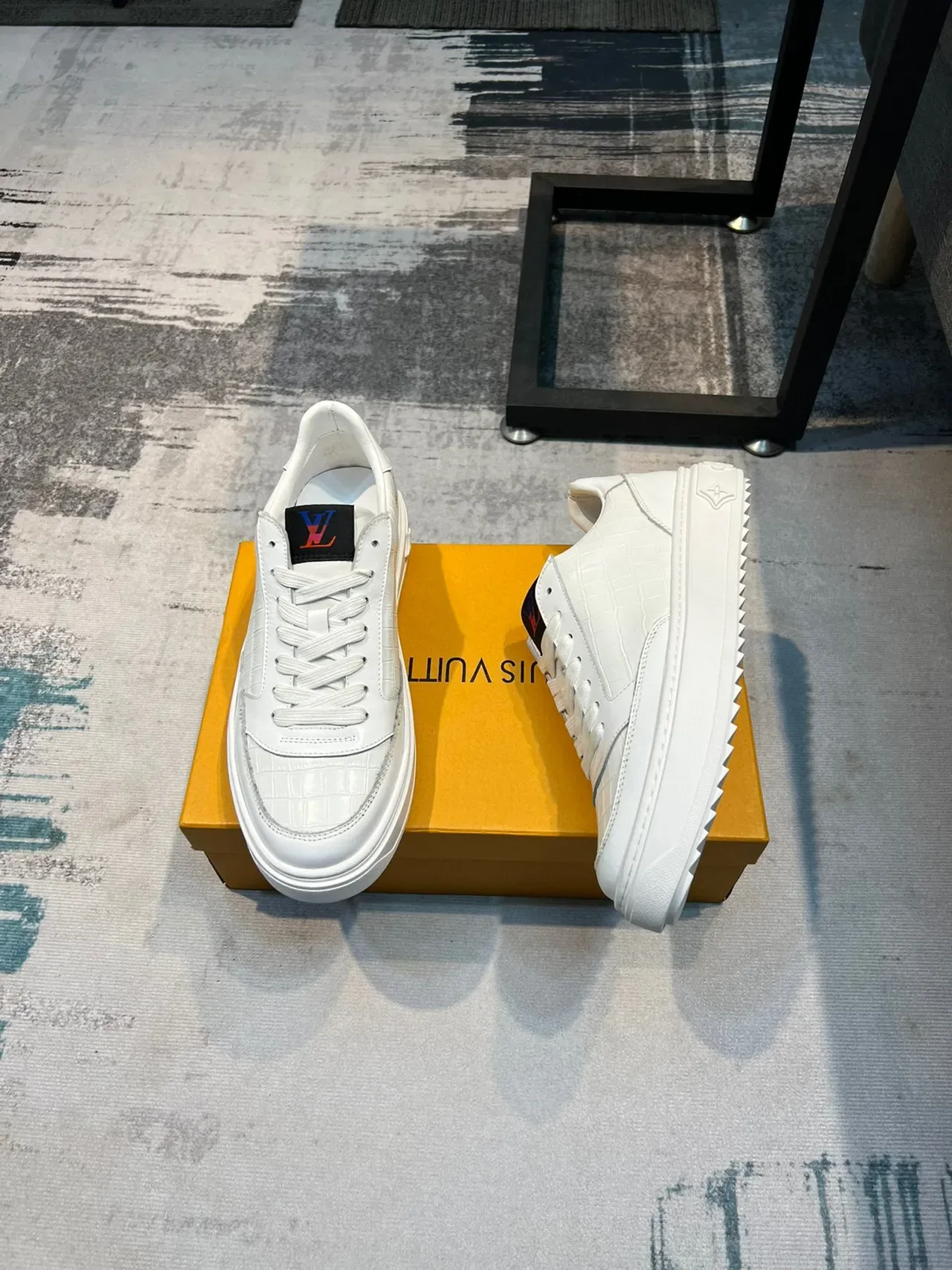 Louis Vuitton Sneakers Lifestyle Blanc Noir Cuir Embossé Crocodile Semelles Plateforme 4