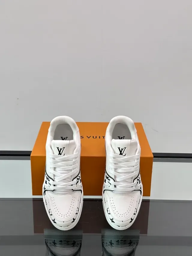 Louis Vuitton White Black Monogram-Printed Sculpted Midsole Lifestyle Sneakers 4