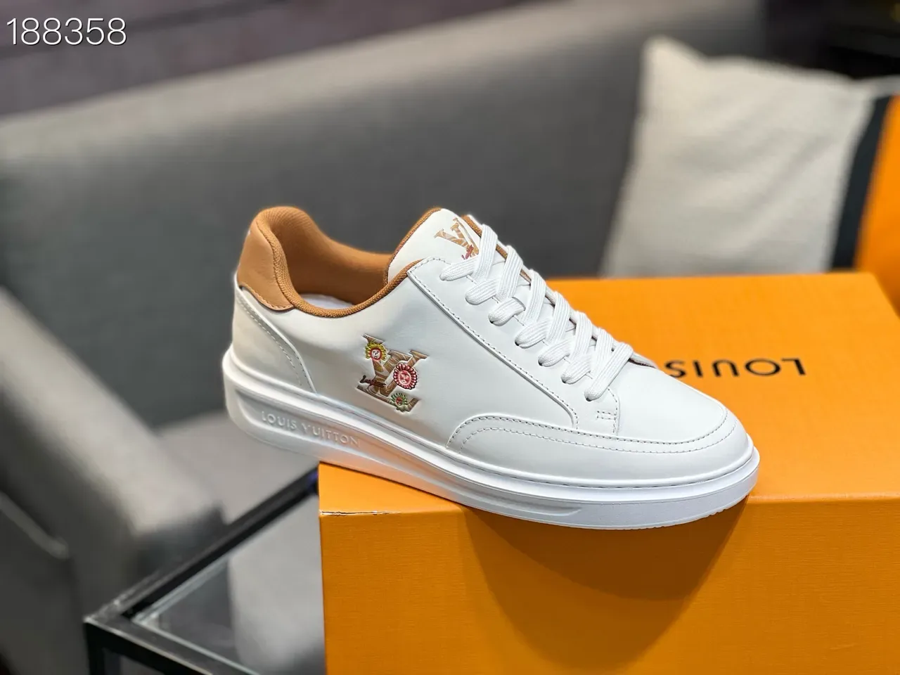 Louis Vuitton White Brown Low-Top Leather Upper Lifestyle Sneakers 5