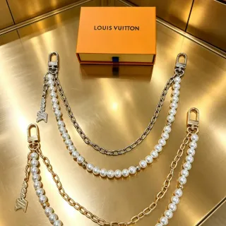 Louis Vuitton White Gold Multi-Strand Pearl And Metal Chain Necklace