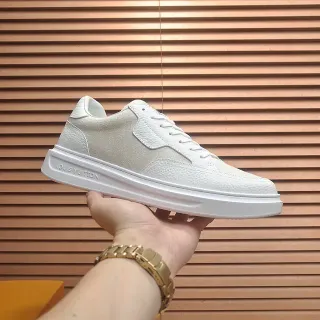 Louis Vuitton Zapatillas Blancas Low-Top con Suela de Plataforma Estilo Lifestyle