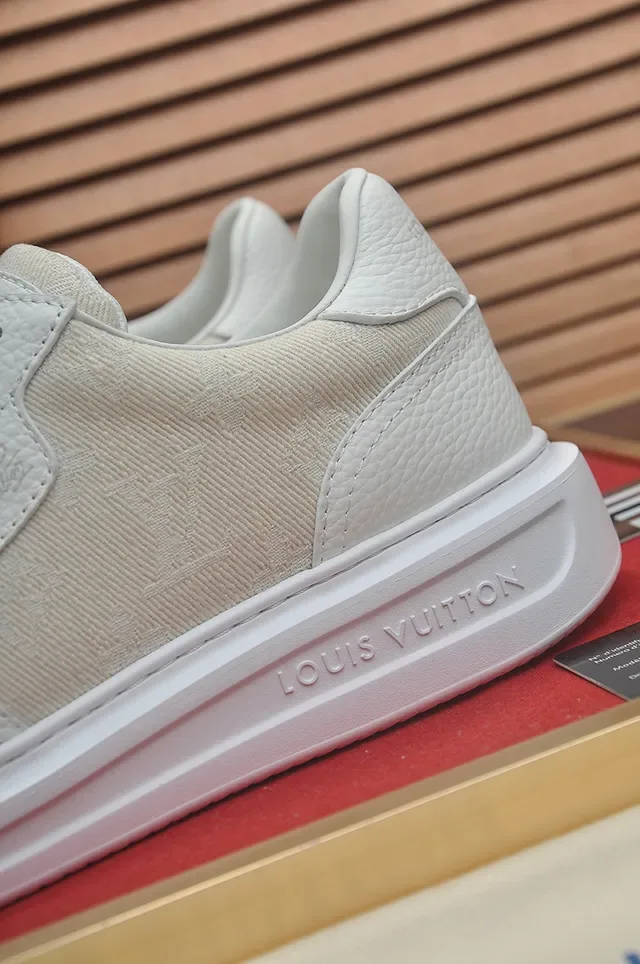 Louis Vuitton White Low-Top Platform Sole Lifestyle Sneakers 2
