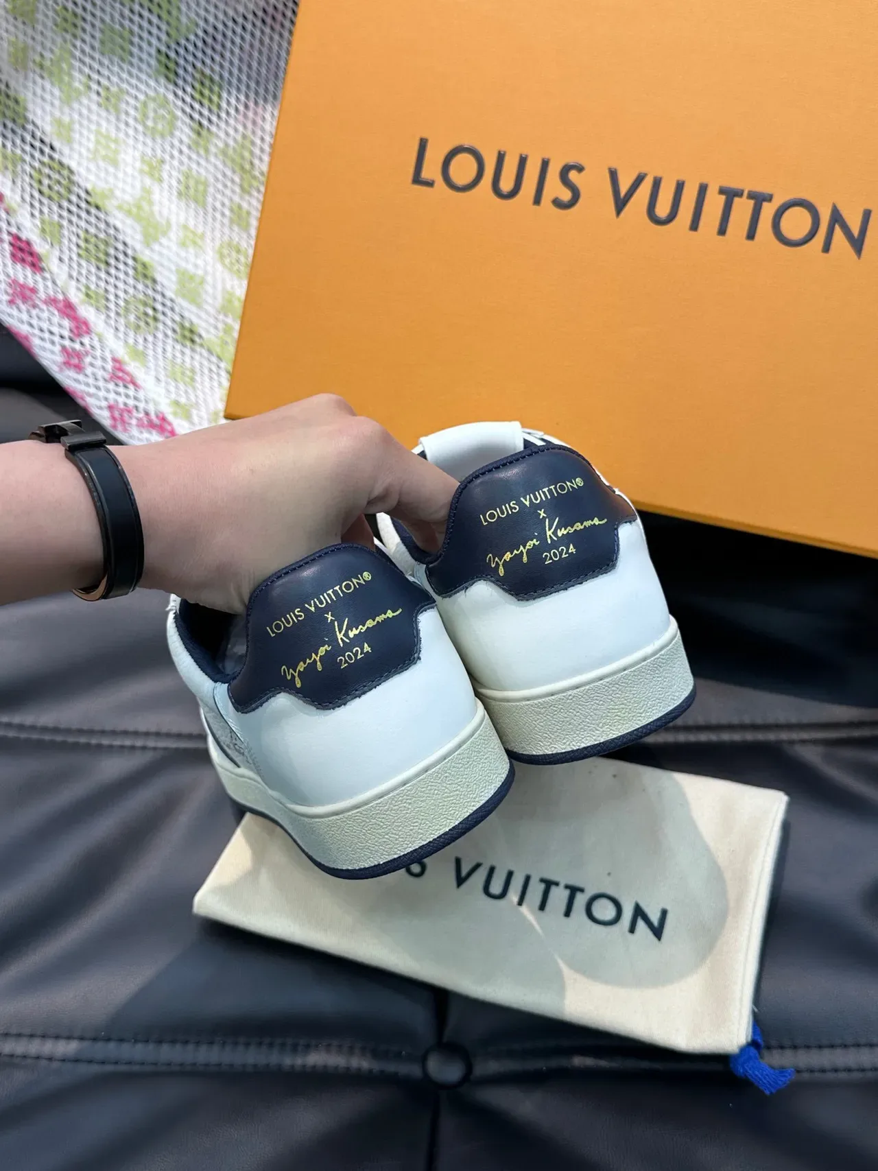 Louis Vuitton White Navy Pebbled Leather Contrast Piping Lifestyle Sneakers 4
