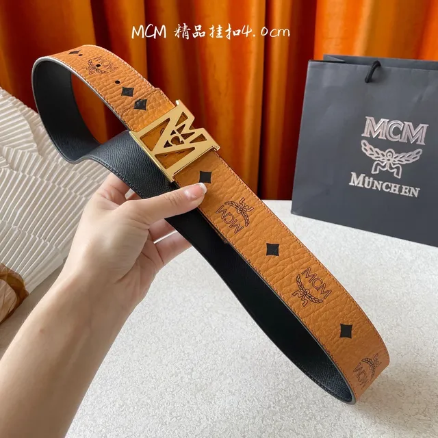 MCM Visetos حزام جلدي بني ذهبي مطبوع مونوغرام 2