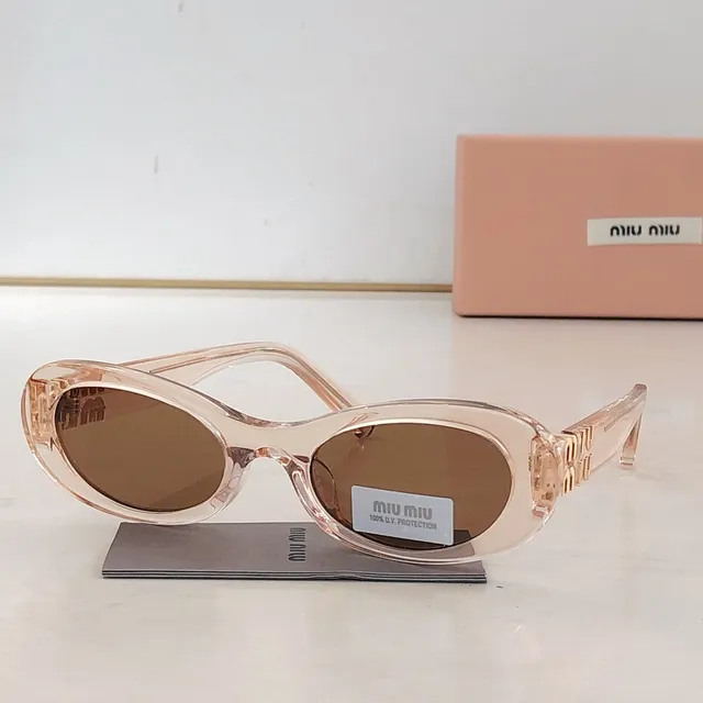 Miu Miu Noir Gris Oval Silhouette Brillant Acétate Lunettes de soleil 6