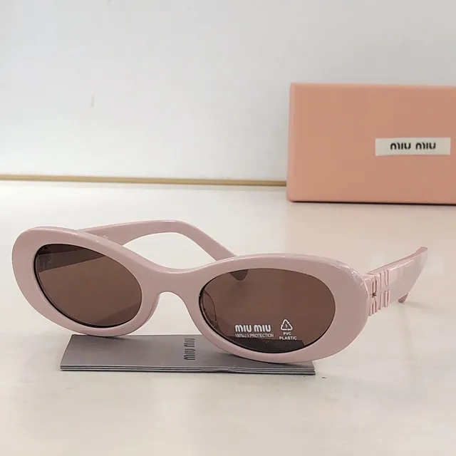 Miu Miu Noir Gris Oval Silhouette Brillant Acétate Lunettes de soleil 7