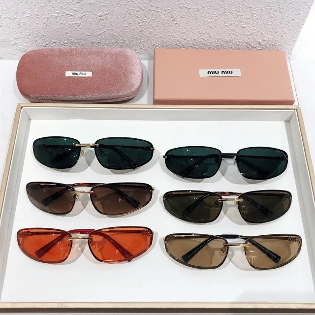 Miu Miu Lunettes de Soleil Rectangulaires Sans Monture Métal Noir 3
