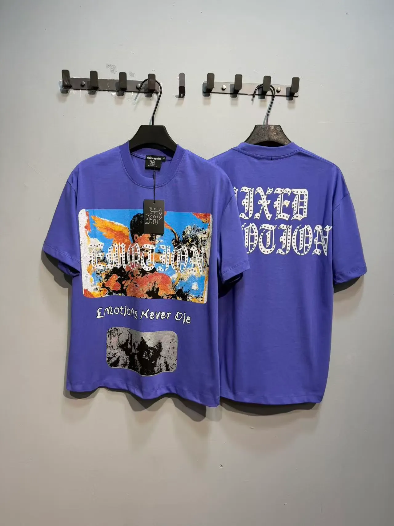 Mixed Emotion Emotion Graphic Print T-Shirt 9