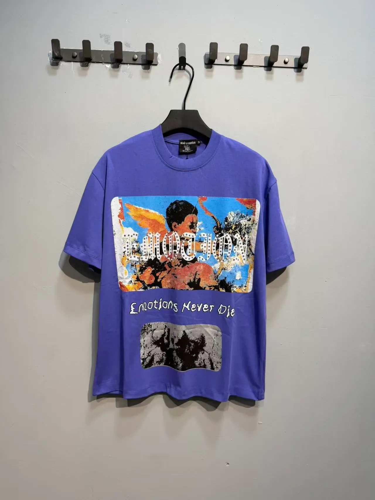 Mixed Emotion Emotion Graphic Print T-Shirt 10