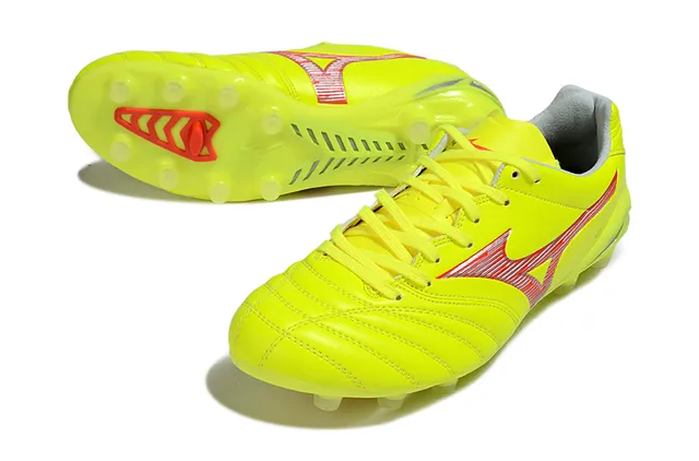 Mizuno أحمر أبيض جلد صناعي معدني مبطن فامب أرضية صلبة أحذية كرة القدم 24