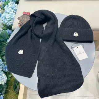 Moncler কালো রিবড কিনিট মেটাল লোগো ব্যাজ ক্যাশমিয়ার শাল