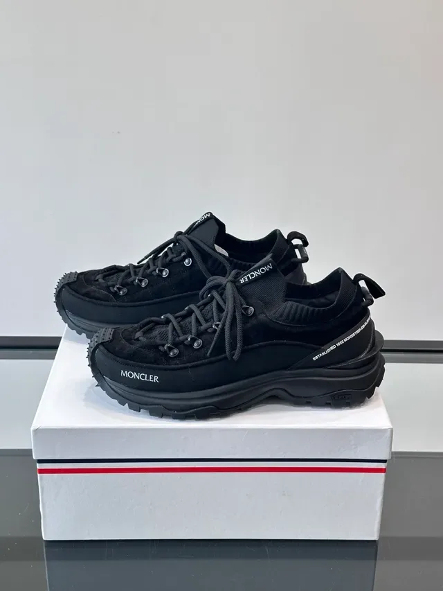 Moncler Grenoble Zapatillas Lifestyle Negros con Cuello de Punto Inspirado en Hiking 4