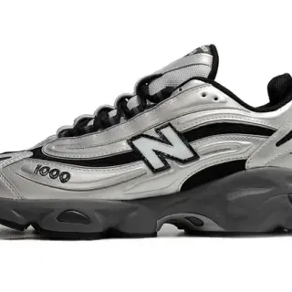 New Balance 1000 मेटालिक सिल्वर ब्लैक चंक स्नीकर