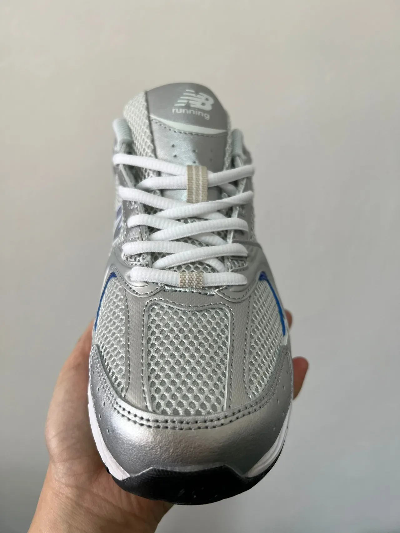 New Balance 530 রূপালি ধাতবিক নীল অ্যাকসেন্ট লাইফস্টাইল স্নিকার 6