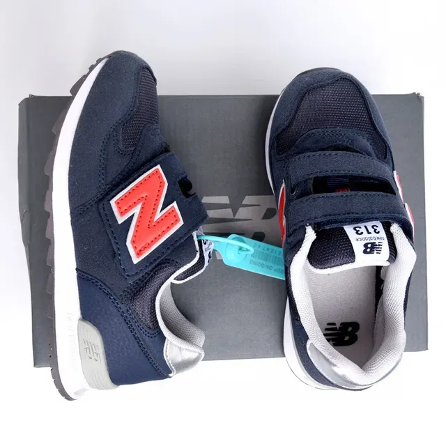 New Balance 574 银金属 Velcro 带 生活方式运动鞋 4