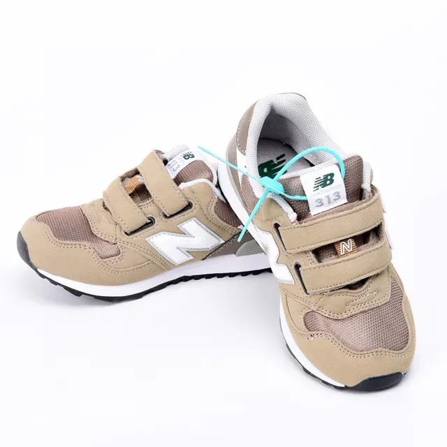 New Balance 574 银金属 Velcro 带 生活方式运动鞋 18
