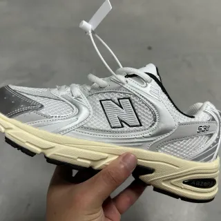 New Balance 580 সাদা রূপালি ক্রিম লাইফস্টাইল স্নিকার