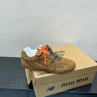 New Balance 630 x Miu Miu ট্যান সুড লাইফস্টাইল স্নিকার