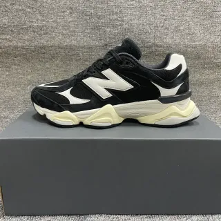 New Balance 9060 Tênis Chunky Pretos e Creme