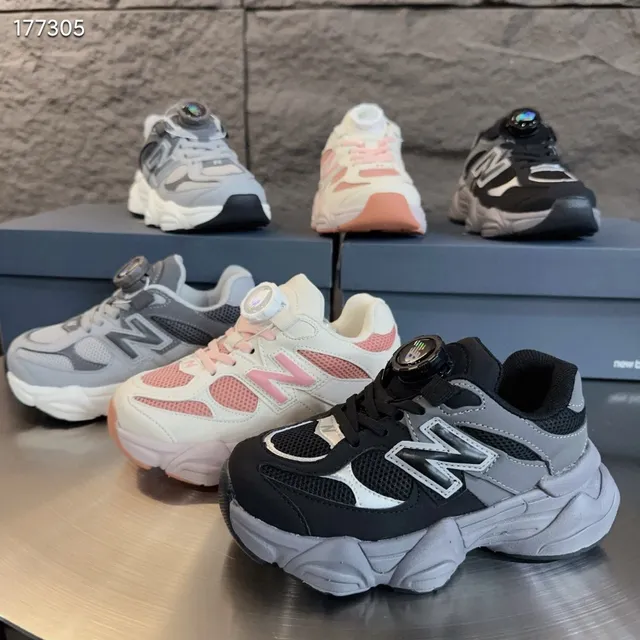New Balance 9060 黑灰色鞋底 BOA 旋钮闭合 厚底运动鞋 7