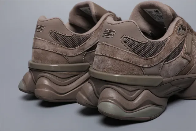 New Balance 9060 Monocromático Marrón Zapatillas Lifestyle 2