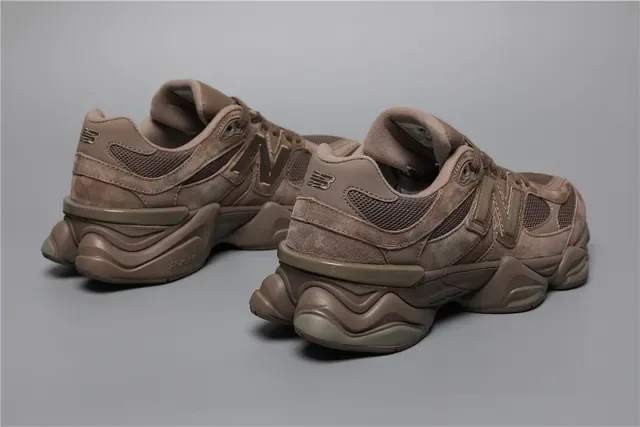 New Balance 9060 Monocromático Marrón Zapatillas Lifestyle 3