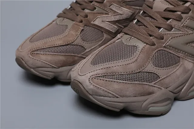 New Balance 9060 Monocromático Marrón Zapatillas Lifestyle 4