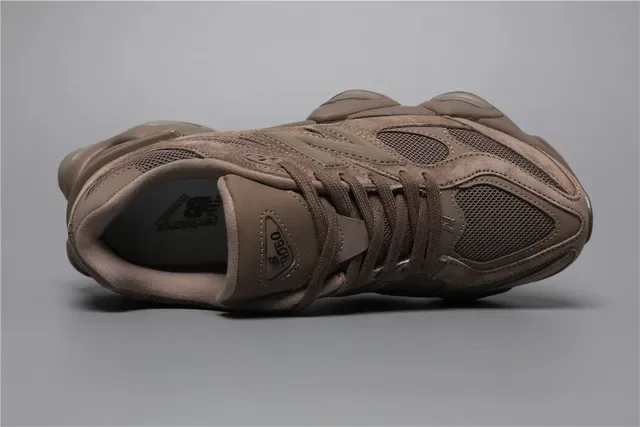 New Balance 9060 Monocromático Marrón Zapatillas Lifestyle 7