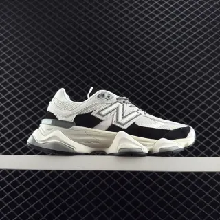 New Balance 9060 सादा कालो चंकी स्निकार्स