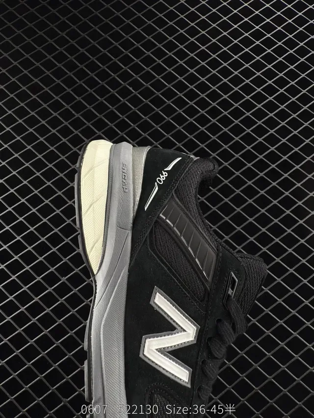 New Balance 990 Cinza Verde Solado Chunky Camurça e Rede Superior Tênis Lifestyle 3