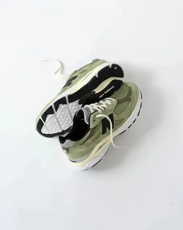 न्यू बैलेंस 990 Olive Green सुड और मेश लाइफस्टाइल स्नीकर्स 3