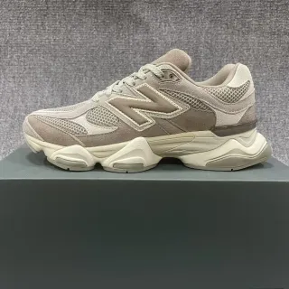 New Balance Beige Gris Silueta Oversized Superior de Material Mixto Zapatillas Chunky