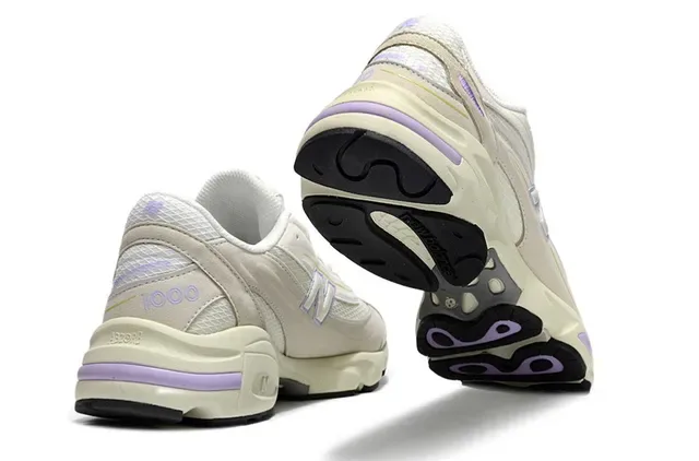 New Balance Bege Roxo Tênis Lifestyle com Sola Média Grossa Upper Híbrido Malha-Camurça 3
