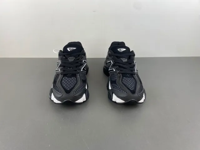 New Balance काला भूरा स्कल्प्टेड मिडसोल मेश एंड सिंथेटिक ओवरले कंस्ट्रक्शन चंकी स्नीकर 11