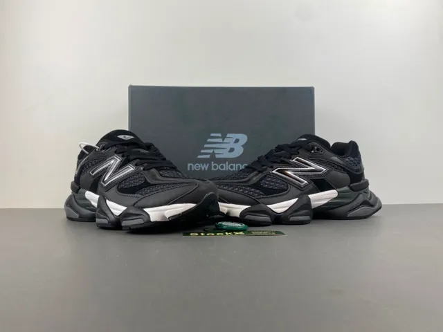 New Balance काला भूरा स्कल्प्टेड मिडसोल मेश एंड सिंथेटिक ओवरले कंस्ट्रक्शन चंकी स्नीकर 13