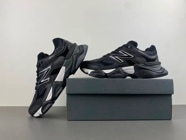 New Balance काला भूरा स्कल्प्टेड मिडसोल मेश एंड सिंथेटिक ओवरले कंस्ट्रक्शन चंकी स्नीकर 14