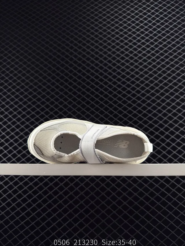 Tênis Mary Jane New Balance Breeze sola chunky branca 5