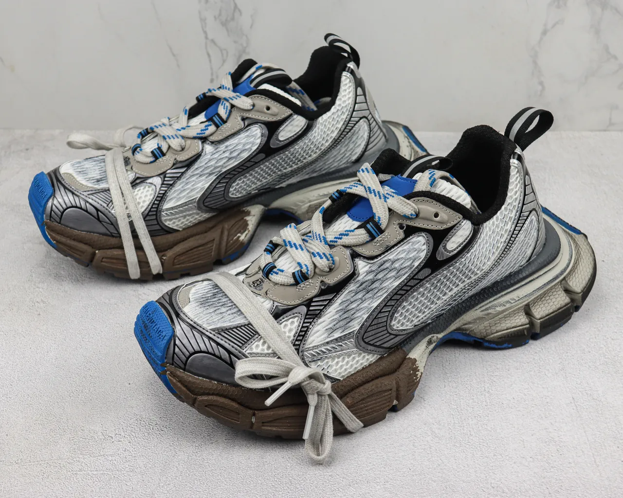 New Balance Gray Blue Layered Mesh And Synthetic Upper Sculpted Multi-Density Midsole Chunky Sneakers 4