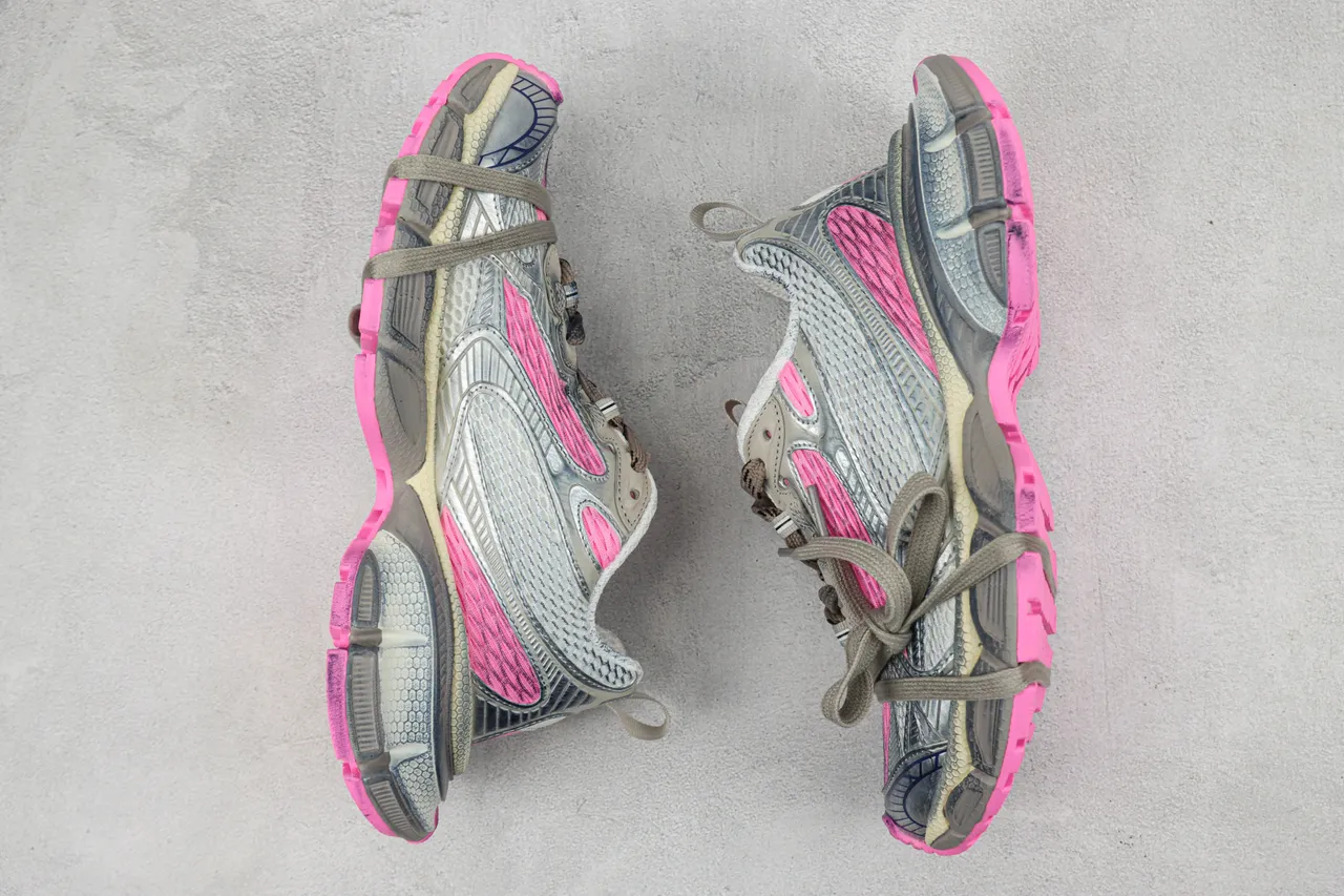 New Balance भूरा गुलाबी लेयर्ड सिंथेटिक-मेश अपर हनीकॉम्ब मिडसोल टेक्सचर चंकी स्नीकर 2