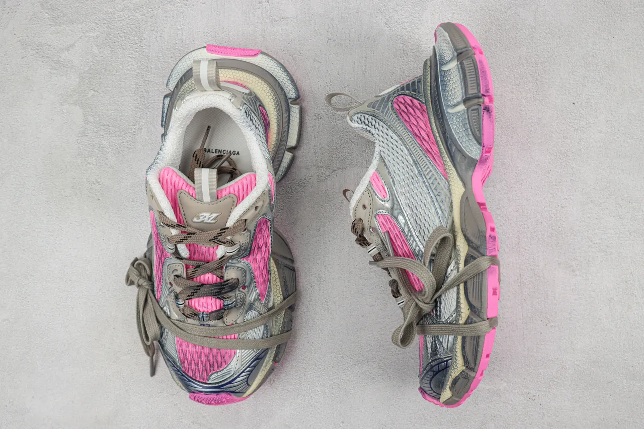 New Balance भूरा गुलाबी लेयर्ड सिंथेटिक-मेश अपर हनीकॉम्ब मिडसोल टेक्सचर चंकी स्नीकर 3