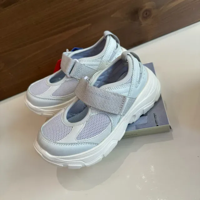 New Balance Kids Mary Jane Strap Mesh Lifestyle Sneakers 16