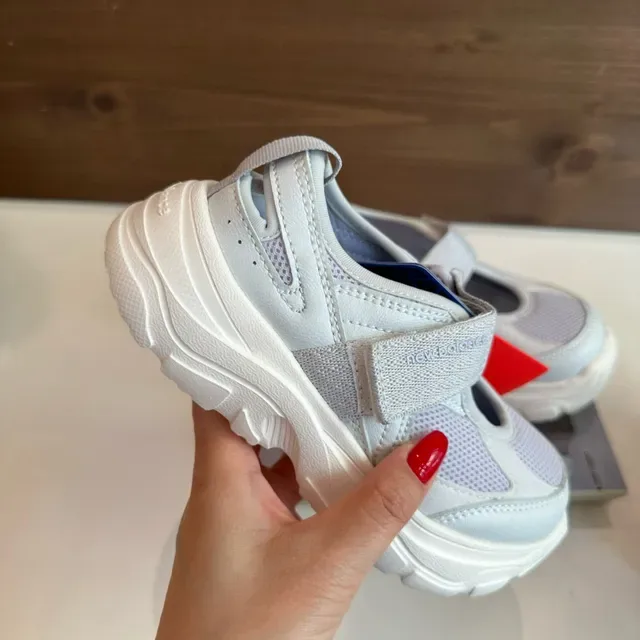 New Balance Kids Mary Jane Strap Mesh Lifestyle Sneakers 23