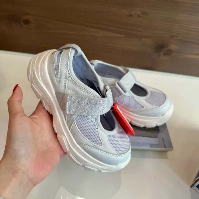 New Balance Kids Mary Jane Strap Mesh Lifestyle Sneakers 24