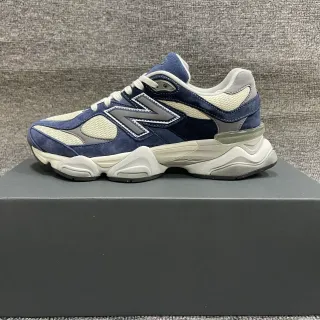 New Balance Chaussures Chunky en Suede et Mesh Navy Beige avec Suela Sculptée